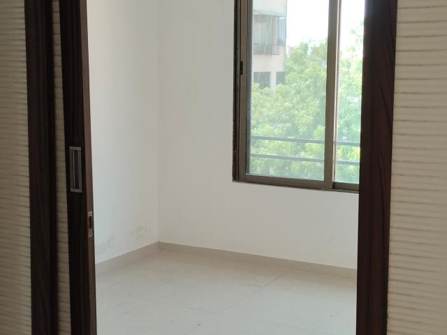 100 Feet Road 2 Bedroom 1150 Sq. Ft. Apartment in Satellite Ahmedabad Listing ID: #10053
