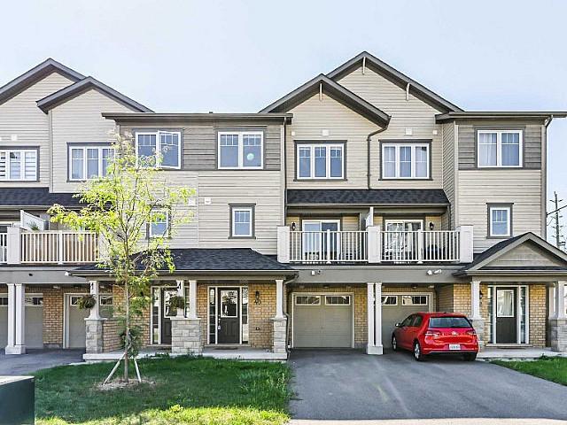 100% Freehold Beautiful 2 Bed 2 Bath Townhouse In North Oshawa