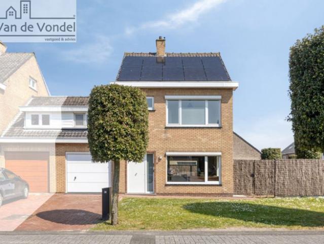 100% Instapklare & gerenoveerde woning met tuin te Adinkerke