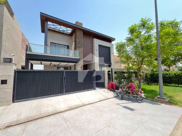 100% Orignal Ad Brand New One Kanal Ultra Modrern Bungalow In Phase 7 Block U Top Location