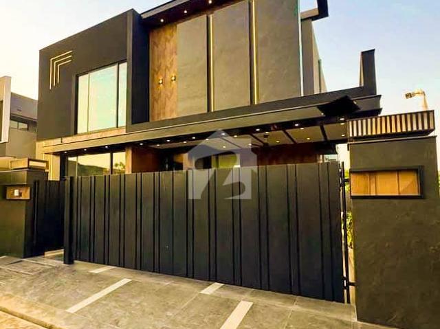 100% orignal kanal ultra modern super luxury bungalow for sale on top laction