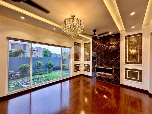 100% orignal kanal ultra modern super luxury bungalow for sale on top laction