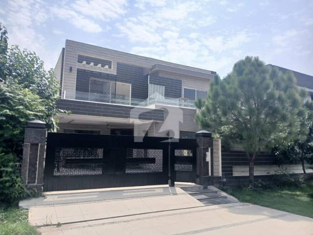 100% orignal kanal ultra modern super luxury bungalow for sale on top loction in dha lahore