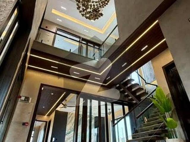 100% orignal pics kanal eye catching superb luxury bungalow for sale on good location