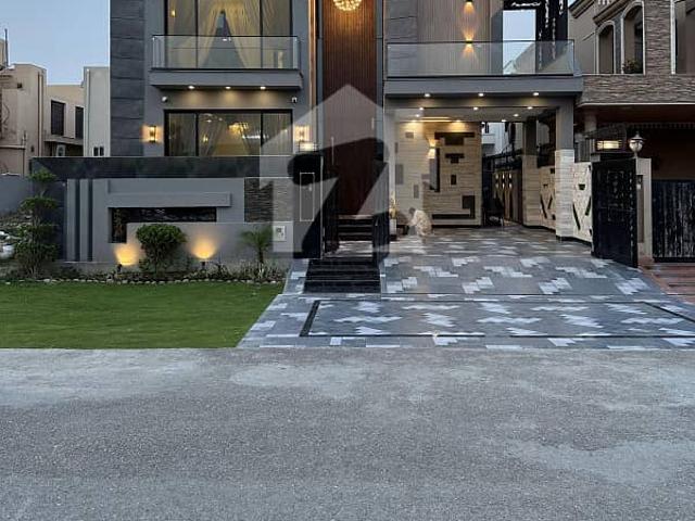 100% Original Ad 10 Marla Modern Design House In DHA Phase 7