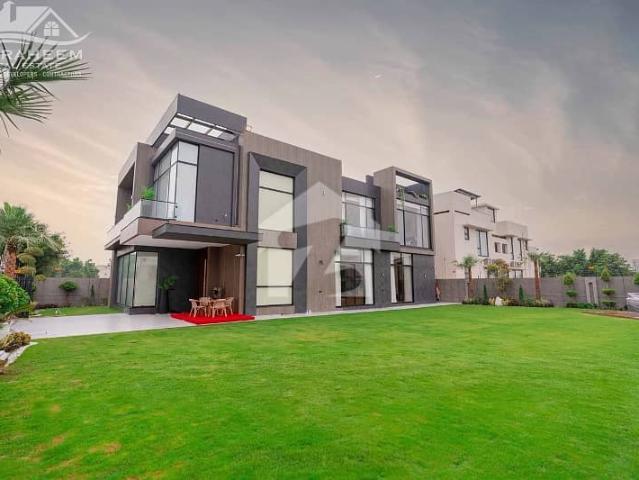 100% original add 1 kanal lawn plus 1 kanal fully furnished brand new ultra modern villa for sale