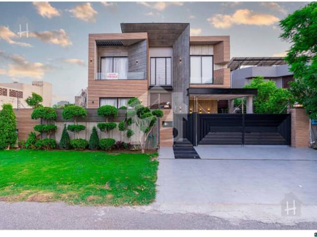 100% Original Deal | Ultra Top Notch 1 Kanal Brand New Bungalow | Reasonable Price In Market| Near Dolmen Mall &Amp  Park | Near To Raya Commercial | Prime Location DHA Phase 6
