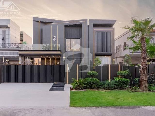 100% original pics kanal eye catching superb luxury bungalow for sale on top location