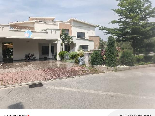 100% ORIGINAL Picture 2 Kanal Like Brand New With Luxury Modern Design With 25kv Solar Most Beautiful Facing Golf Sami Furnished Bungalow For Rent At Prime Location Of DHA Raya Lahore