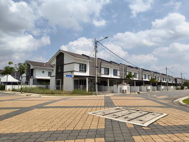 100 Loan 2 Sty Corner Irama Perdana Puncak Alam Alam Perdana