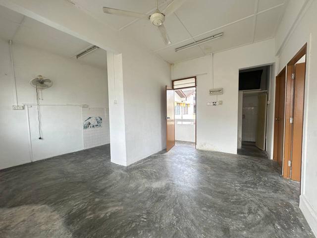100 Loan Flat Taman Perling New Painting