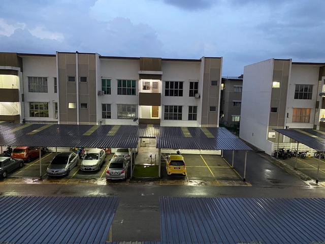 100 LOAN Laman Impian Bandar Botanic Townhouse 904sf BELOW MARKET