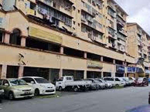 100 LOAN Putra Ria Apartment Seri Kembangan 753sf BELOW MARKET