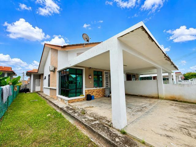 100 LOANFREEHOLDRUMAH CANTIKPATUT BELI Taman Bukit Melaka