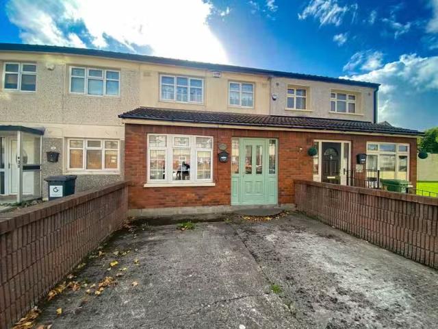 100 Limekiln Green, Dublin 12, Walkinstown, Dublin 12, D12T1K8.
