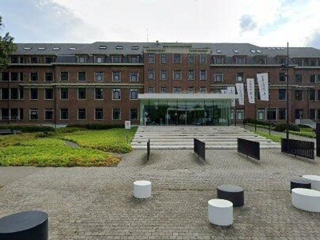 100 m2 office space for rent in Antwerp Berchem