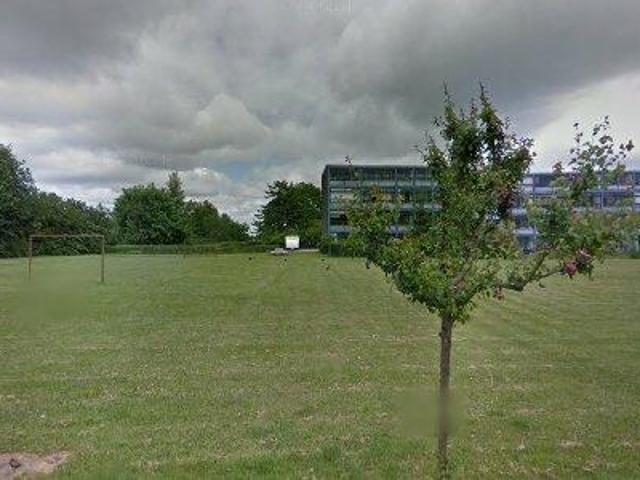 100 m2 lejlighed for rent i Hillerød