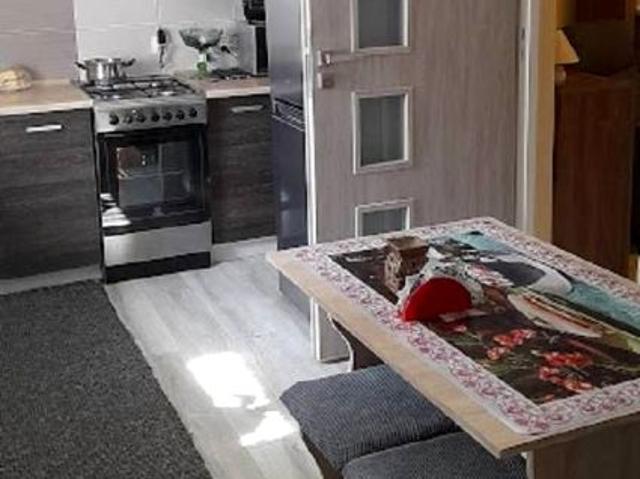 100 m², Tabor