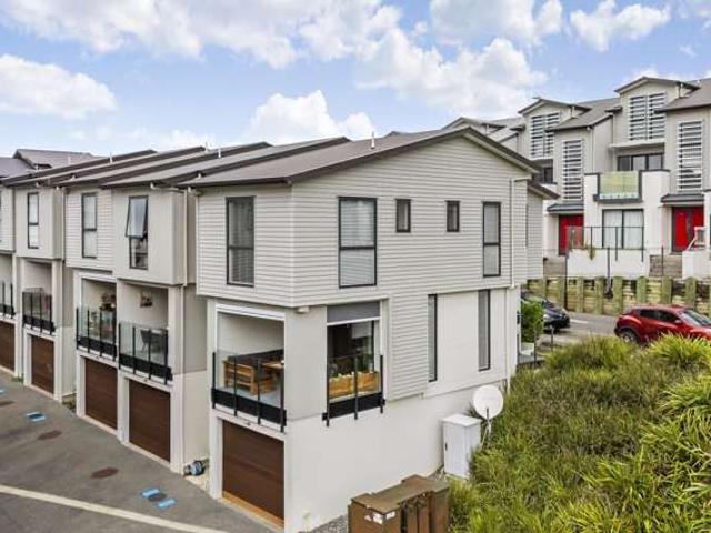 100 Naples Way, Albany, North Shore City