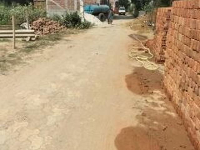 100 Sq.Yd. Plot in Noida Central Noida Listing ID: #10373