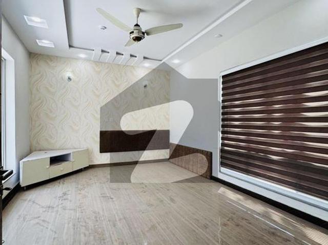 100 percent original pictures One Kanal Like Brand New House With Double Kitchen Available For Rent In Dha Phase 7 Block V Lahore DHA Phase 7 Block V