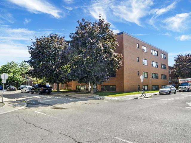 100 Waverley Street 204 Ottawa, ON K2P 0V2