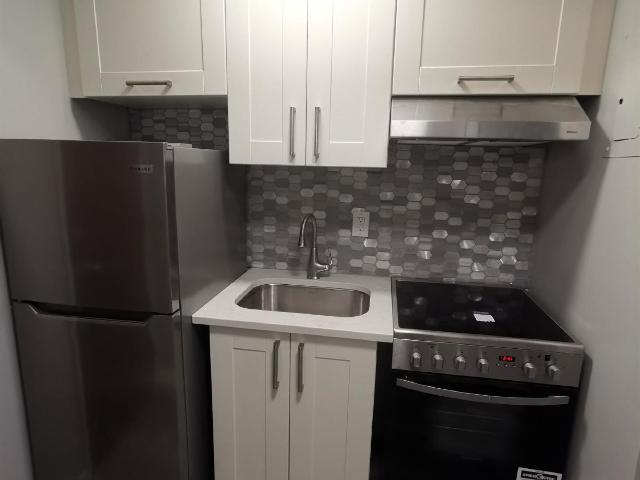 100 Waverley Street 3 Ottawa, ON K2P 0V2