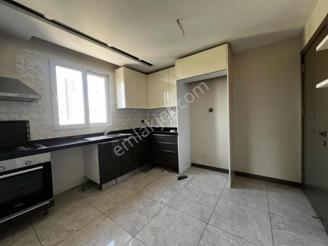 100.yılda Altıneller Civ.3+1 K.mutfak Ç.banyo G.odalı K.otopark