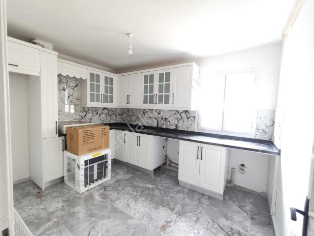 100.yılda,diş Has.civ 3+1,kapalı Mut doğalgazlı Kiralık Daire