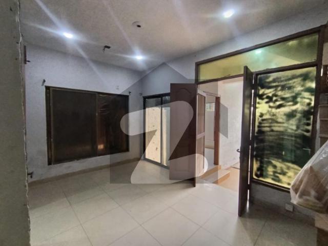 100 Yard Bungalow For Sale 3 Bedrooms DHA Phase 7