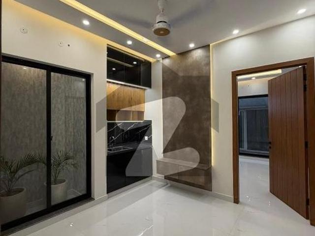 100 Yard Bungalow For Rent 4 Bed With Basement DHA Phase 8