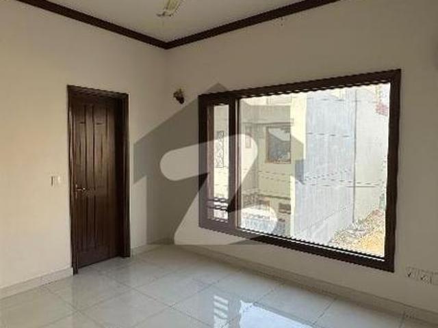 100 yard bungalow for rent dha phase 8