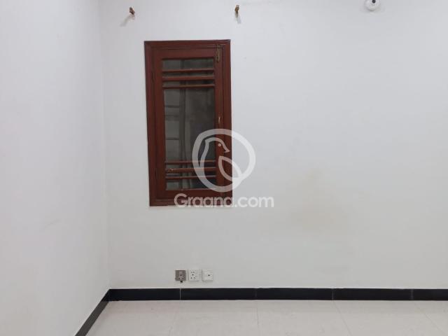 100 Yd² House for Rent