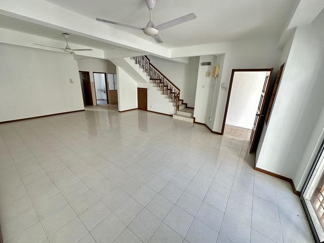 100LOANFREEHOLD22 x 75 sqft Taman Kajang Perdana
