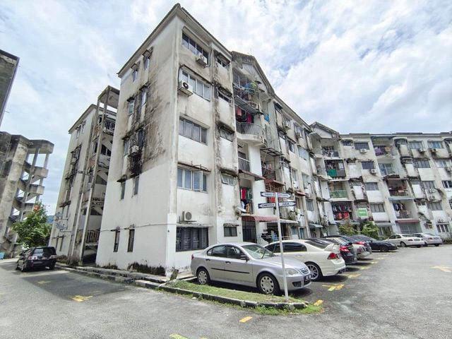 100LOANThe Astaria 1100sf Taman Kosas Ampang BELOW MARKET