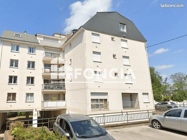 100m² EXCEPTIONNEL HYPER CENTRE DREUX, A PIED DE TTES LES COMMODITES ET GARE. T4/5 EN BON ETAT * Possible 3 CHAMBRES / GARAGE ET CAVE