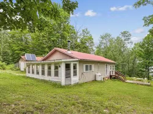 1014 Ch. Du Lac Jim, Mansfield Et Pontefract, QC, J0X 1R0 ho.