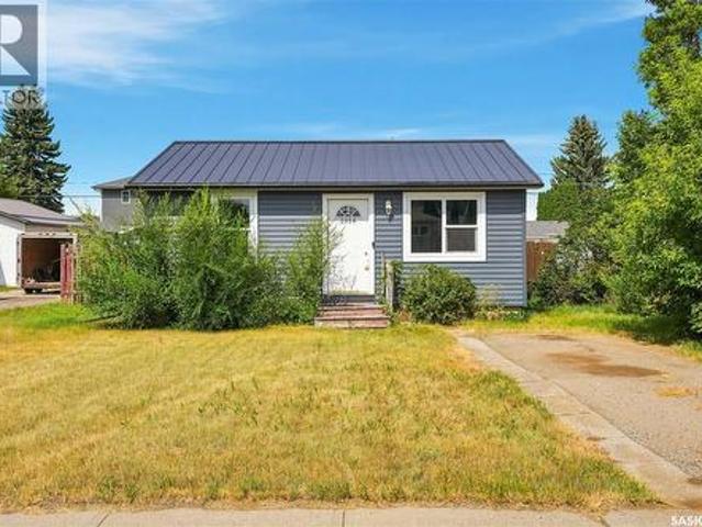 1014 Hastings Street, Moose Jaw, SK, S6H 5R8 house for sale | Listing ID SK046773 | Royal LePage