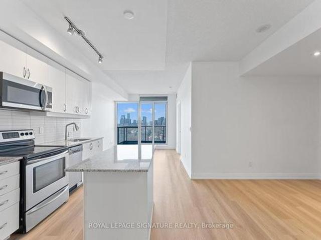 1016 2 Bayview Ave, Toronto, ON, M2K 0A3 condo for sale | Listing ID C12017 | Royal LePage