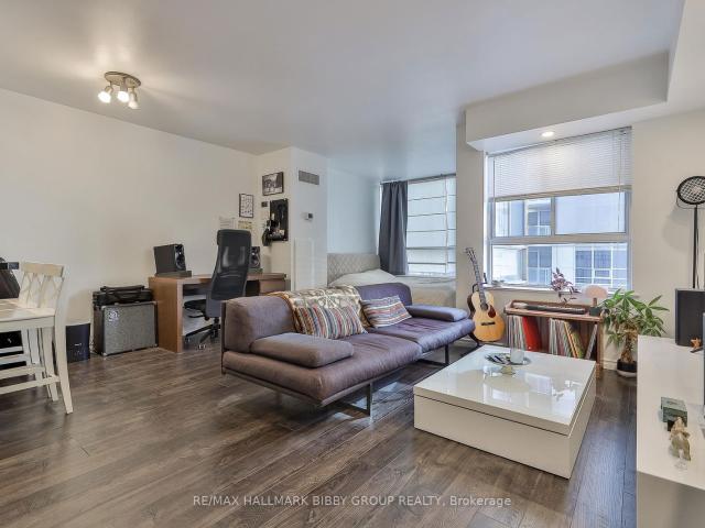 1010 Bay Street, Toronto | Sold, C12614 | Condos. Ca