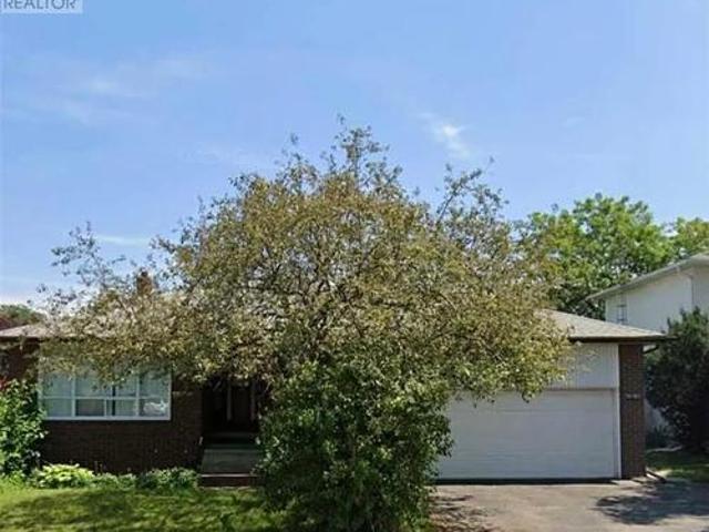 1010 Bloor Street, Mississauga, ON, L4Y 2N2 house for sale | Listing ID W13246 | Royal LePage