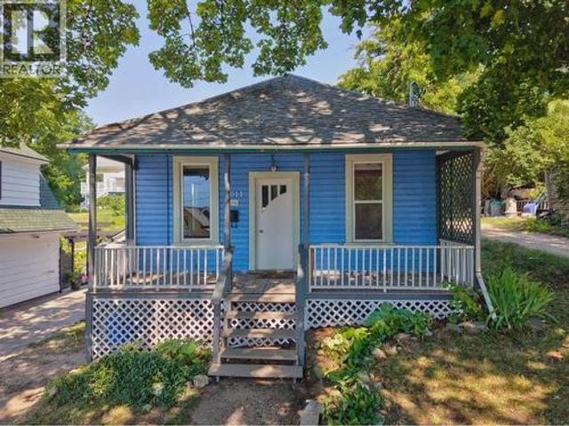 1011 Hall Street, Nelson, BC, V1L 1Z8 house for sale | Listing ID 10396 | Royal LePage