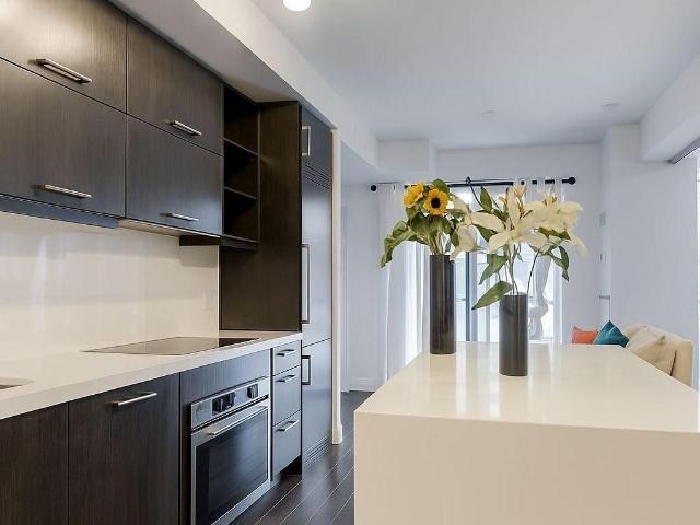 1011 65 St. Mary Street, Toronto | Leased, C13566 | Condos. Ca