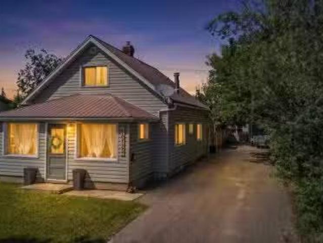 10122 106 Avenue, Grande Prairie, AB, T8V 1J8 house for sale.