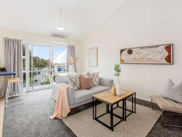 10/124 Redwood Avenue, Tawa, Wellington City