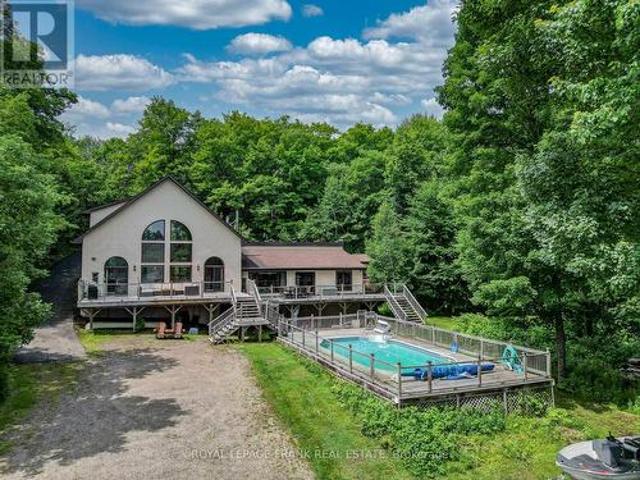 1013 Merrick Drive, Bracebridge Oakley, ON, P1L 1X1 Luxury House for sale | Listing ID X12006 | Royal LePage Carriage Trade Luxury Properties