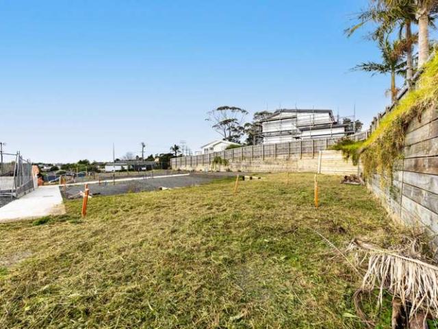 101 & 103 Awaroa Road and 9 & 11 Sunhill Road, Sunnyvale, Waitakere City