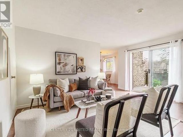 101 140 Ling Road, Toronto West Hill, ON, M1E 4V9 townhouse for sale | Listing ID E12204 | Royal LePage