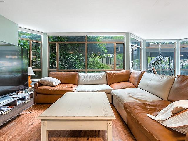 101 15111 Russell Avenue White Rock, British Columbia