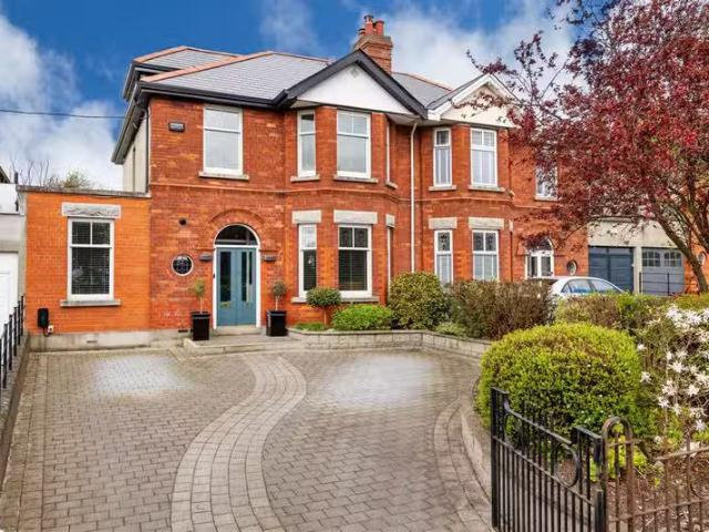 101 Ballymun Road, Glasnevin, Dublin 9, D09 AY18